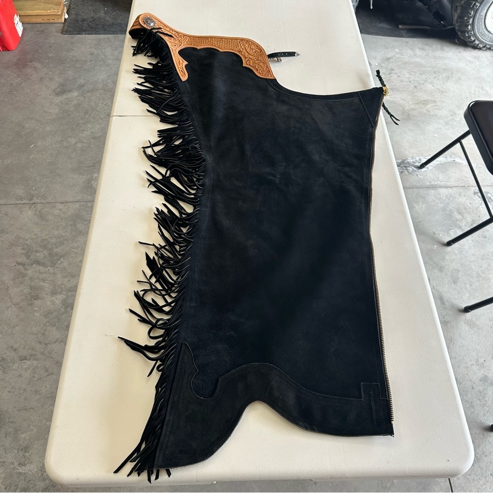 Woods Western Black Rough Out Chaps. L-XL